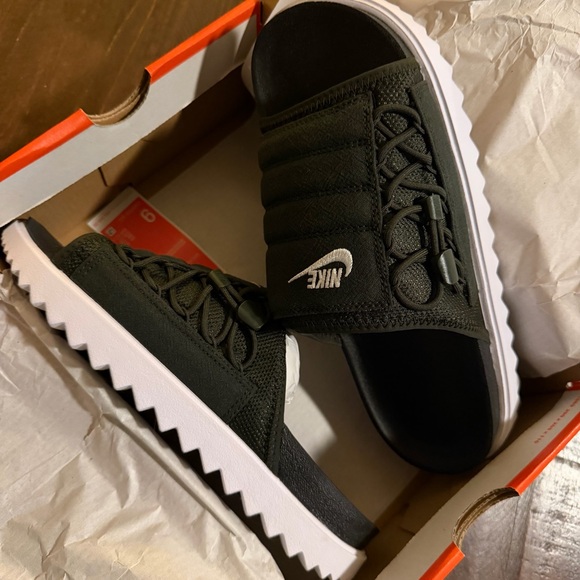 NEW Nike Asuna Black Slide Sandals In Box - 9M - Picture 5 of 9